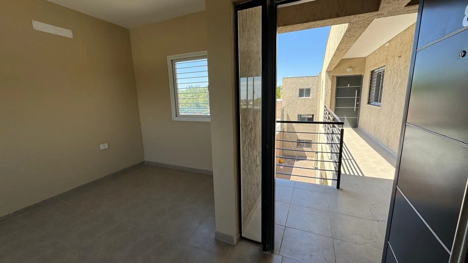 Departamento de 6 ambientes en venta en Guaymallén, Baigorria 300, foto 3