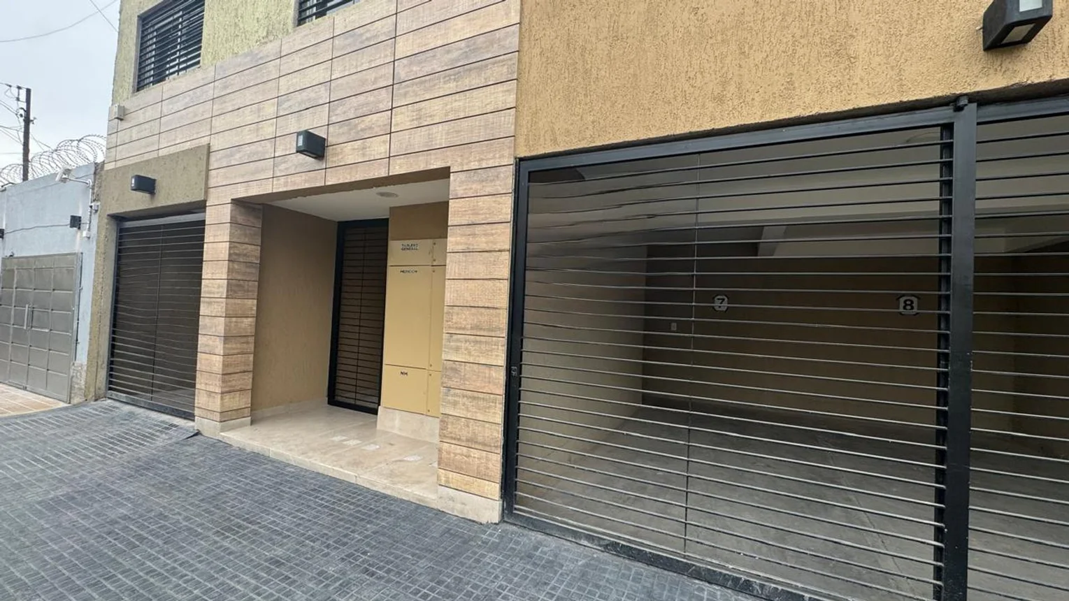Departamento de 6 ambientes en venta en Guaymallén, Baigorria 300