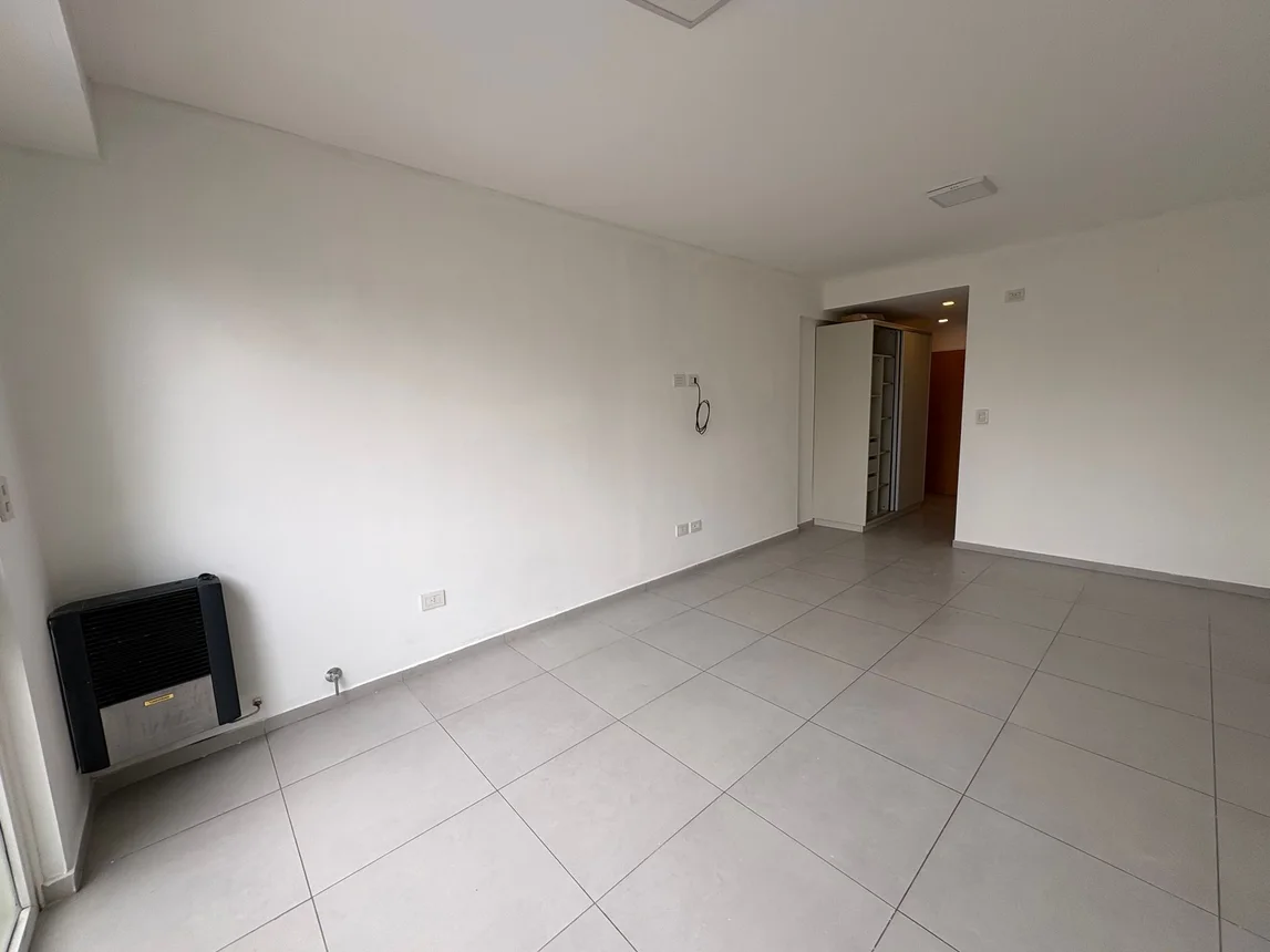 Monoambiente en alquiler en La Plata, 5 Entre 60 y 61 1300