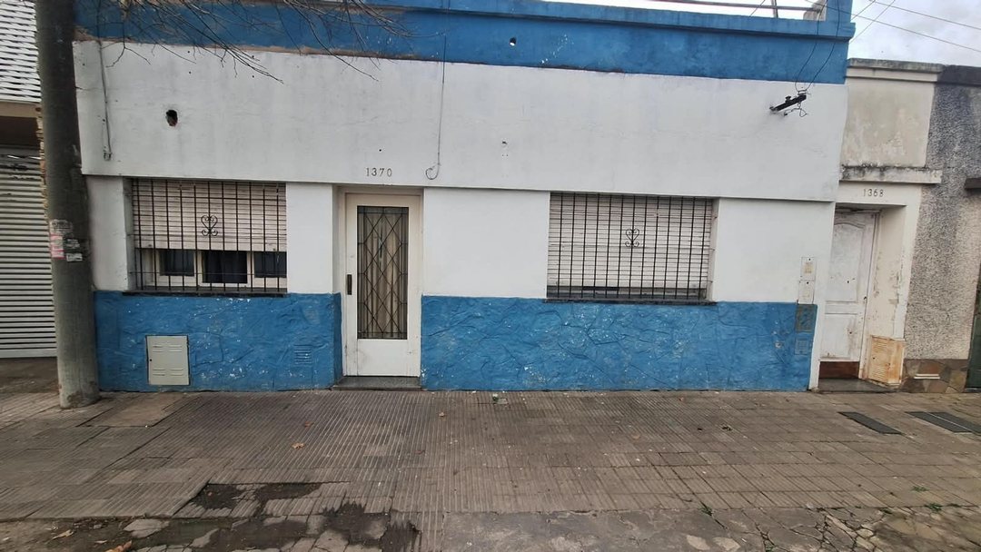 CASA EN VENTA 2 DORMITORIOS ZONA SUR