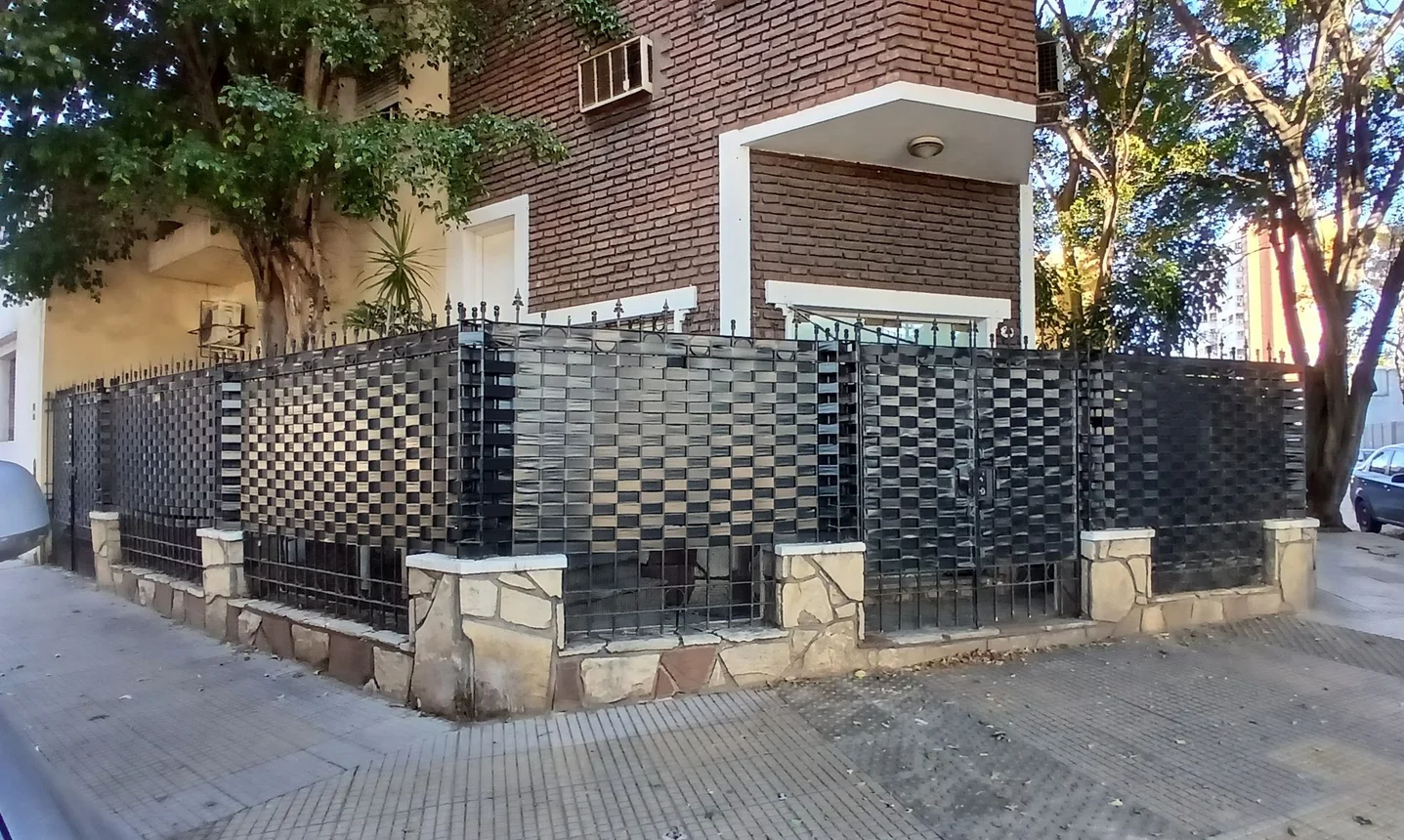 Casa de 6 ambientes en venta en Liniers, Cuzco 300