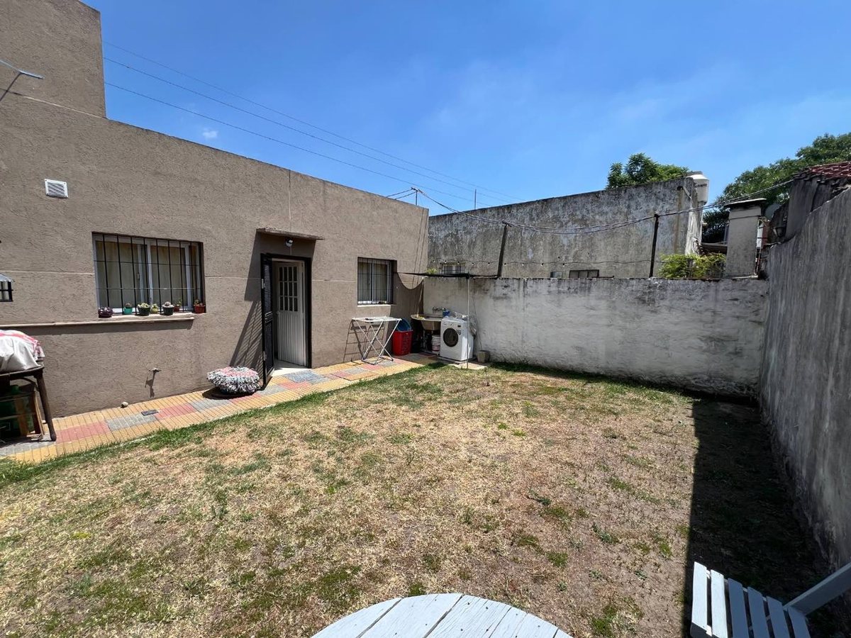 Foto 30 — CASA 3 AMBIENTES RECICLADA EN VENTA – CASTELAR