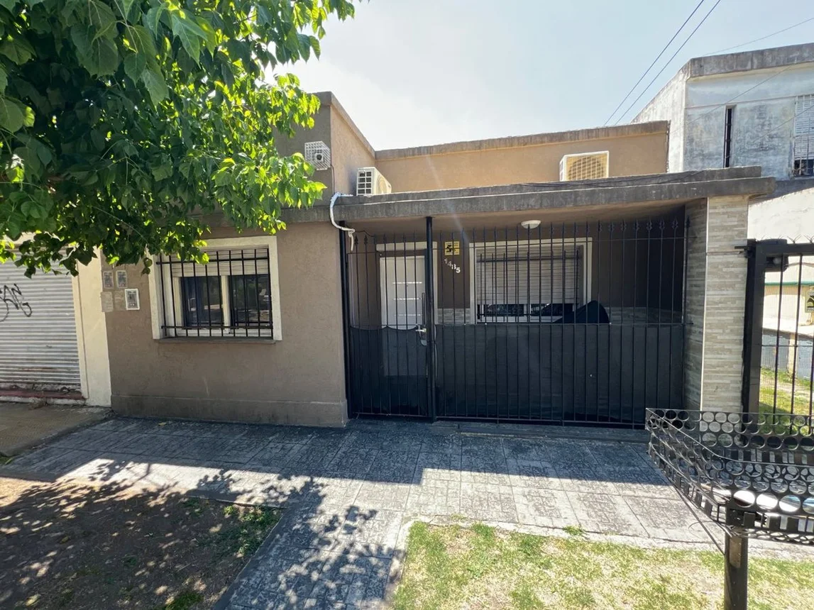 PH de 3 ambientes en venta en Castelar, Tucumán 1400, foto 2