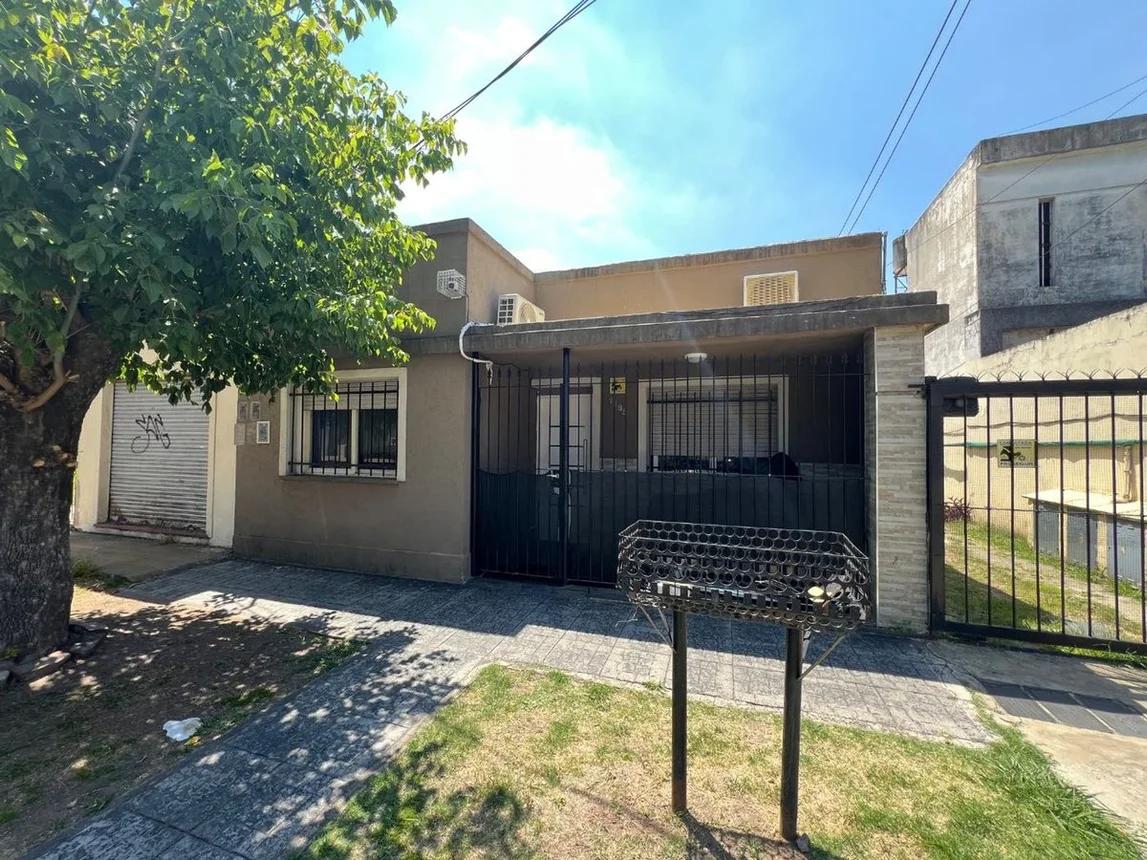 PH de 3 ambientes en venta en Castelar, Tucumán 1400