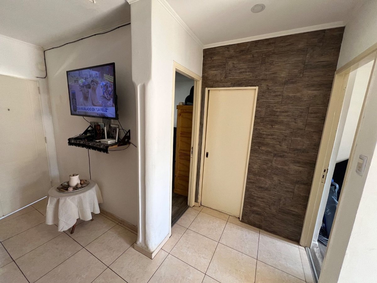 Foto 9 — CASA 3 AMBIENTES RECICLADA EN VENTA – CASTELAR