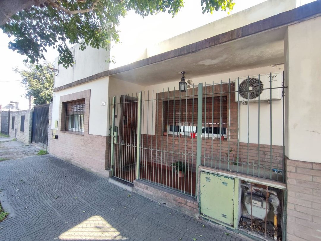 PH en venta 3 ambientes en Evaristo Carriego 2600, Moron, Buenos Aires