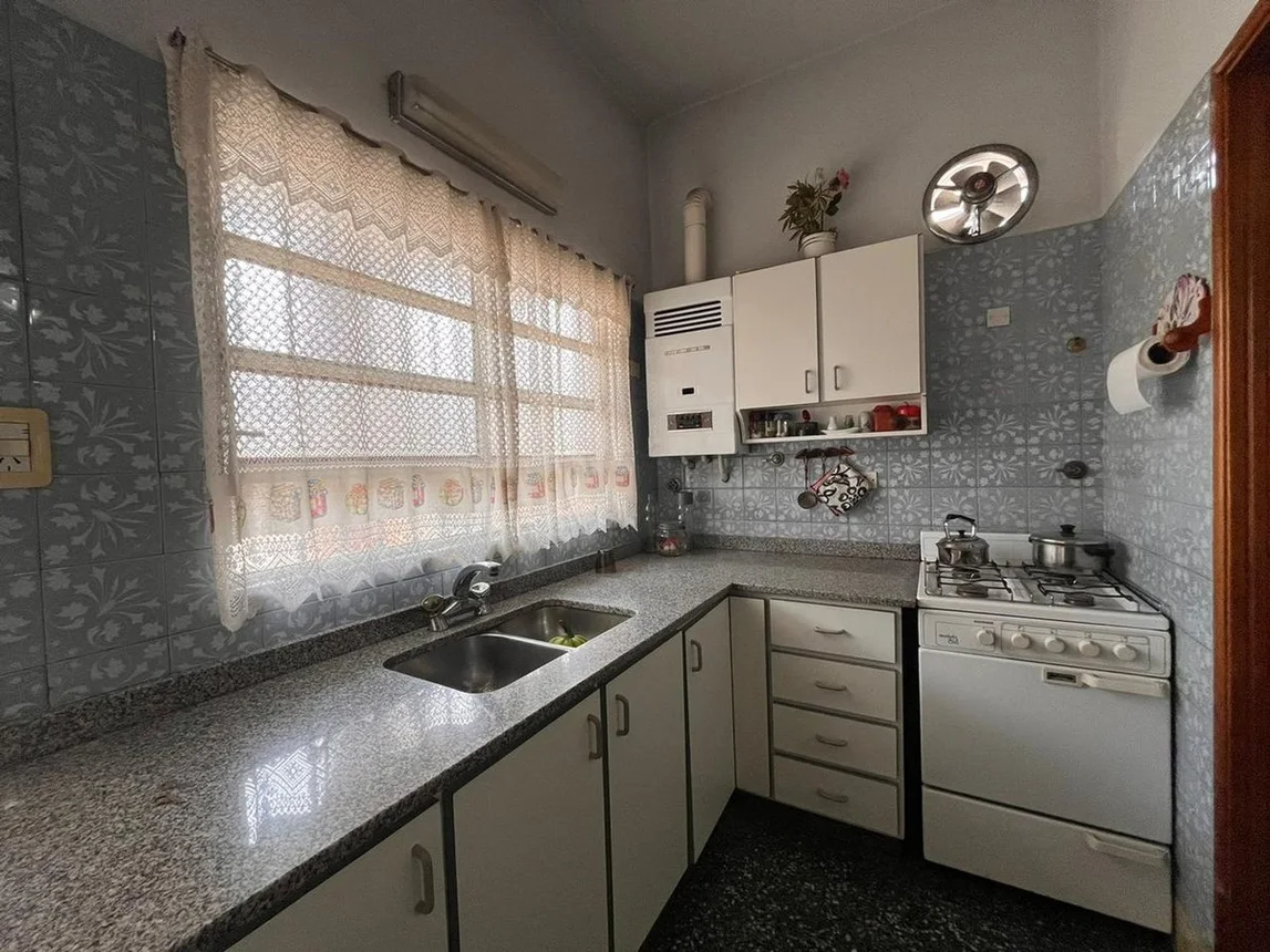 Casa de 4 ambientes en venta en Valentín Alsina, Coronel Erezcano 3800