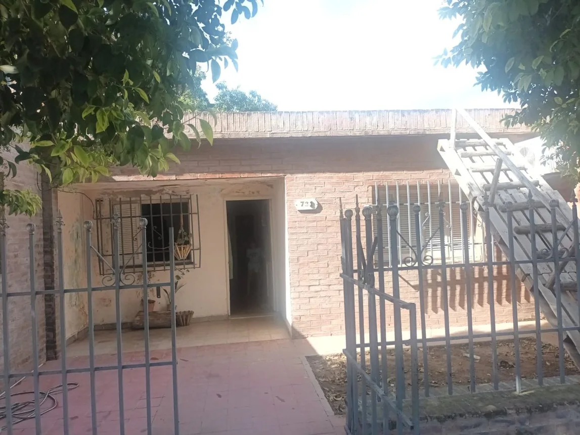 Venta casa más depto en barrio mariano fragueiro, foto 3