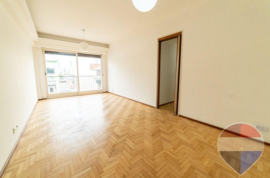 VENTA excelente tres amb/balcón Villa Crespo