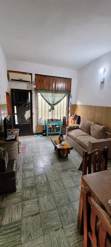 Casa de 5 ambientes en venta en Villa Luzuriaga, Arribeños 1700