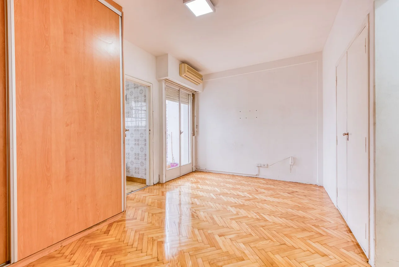 Monoambiente en venta en Flores, Avenida Varela 300