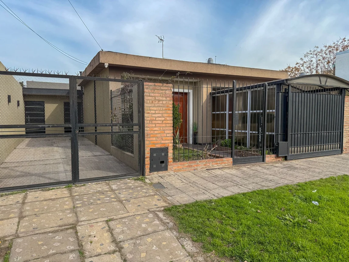 PH de 2 ambientes en venta en Villa Tesei, Guillermo Roentgen 400, foto 2