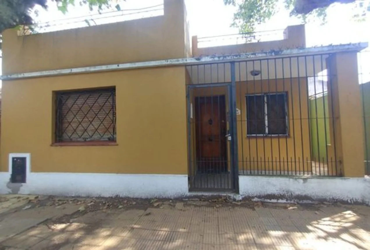 Casa de 3 ambientes en venta en Temperley, Perito Moreno 100, foto 2