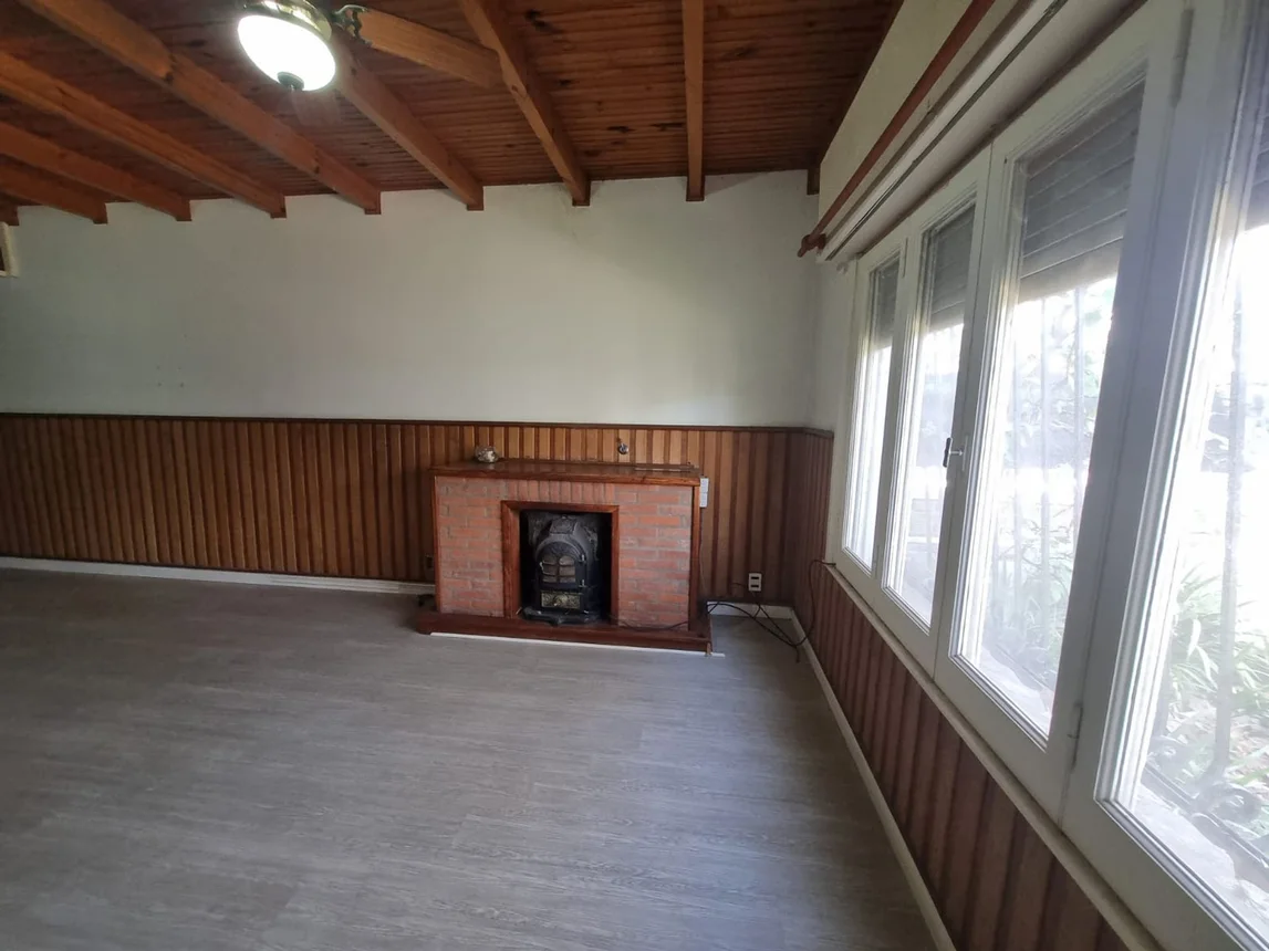 Casa de 8 ambientes en venta en Adrogué, Uriburo 400, foto 4