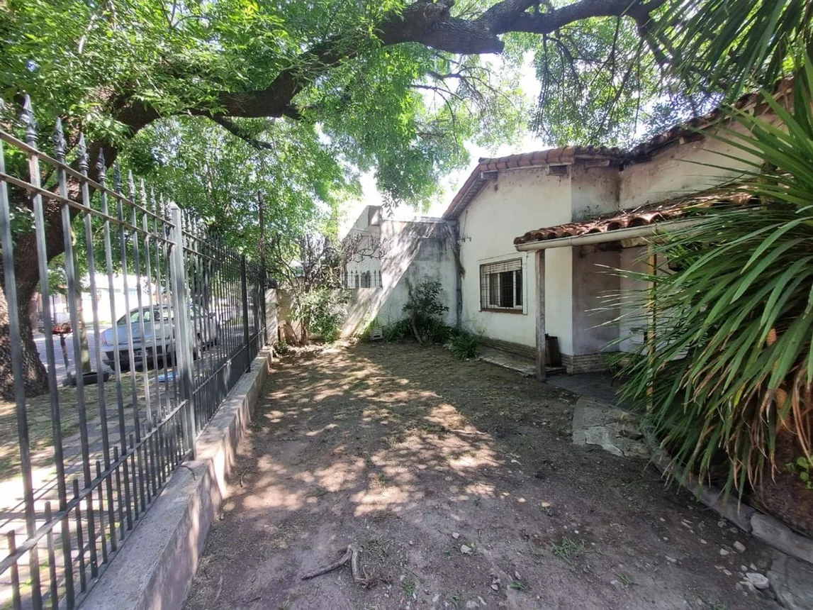 Casa en venta en Burzaco, foto 2
