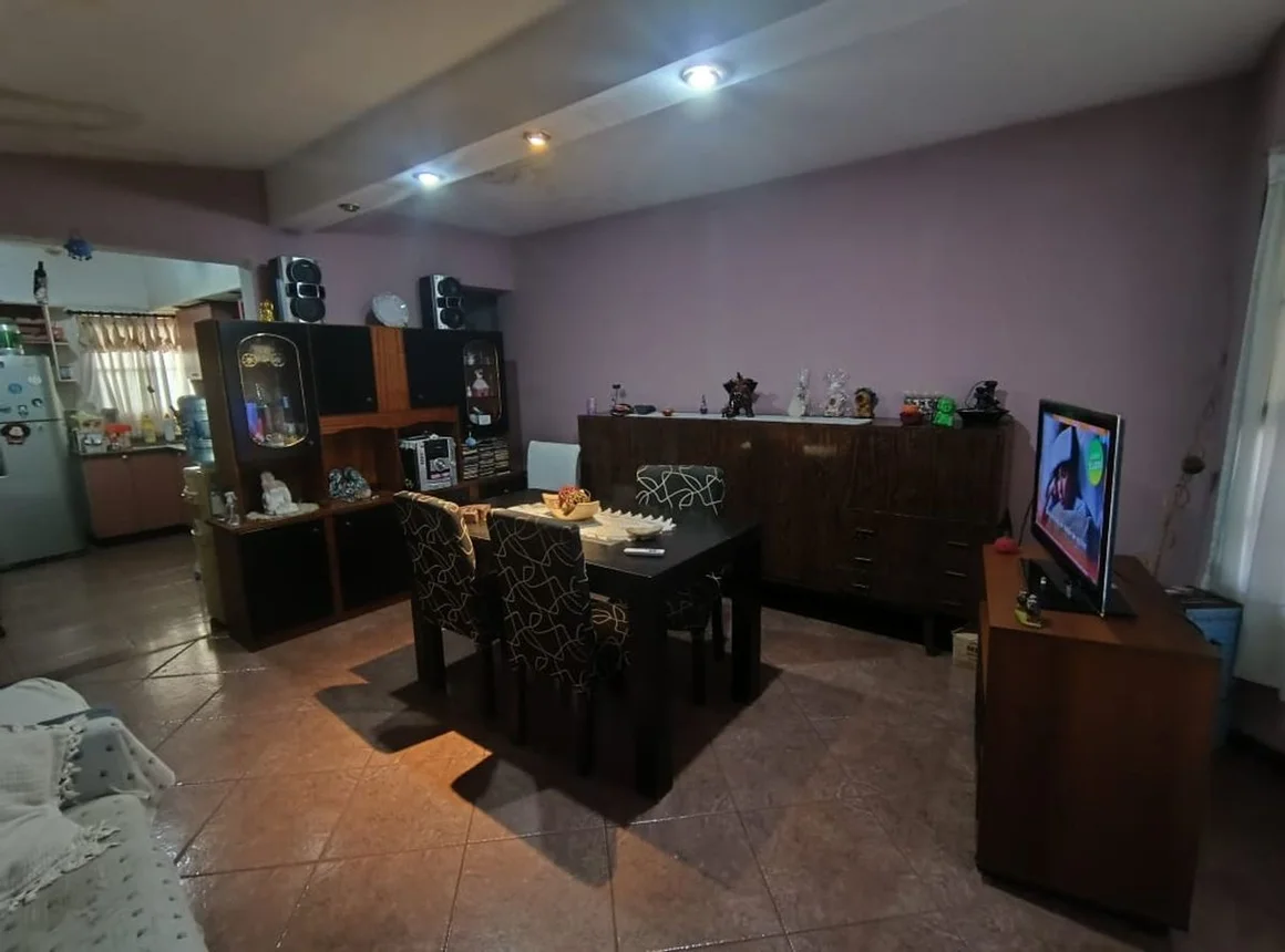 Casa de 4 ambientes en venta en Sarandí, Cucha Cucha 300, foto 2