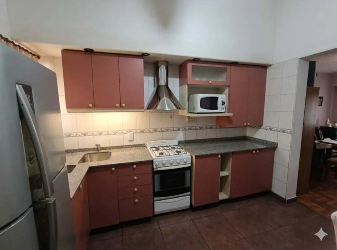 Casa de 4 ambientes en venta en Sarandí, Cucha Cucha 300