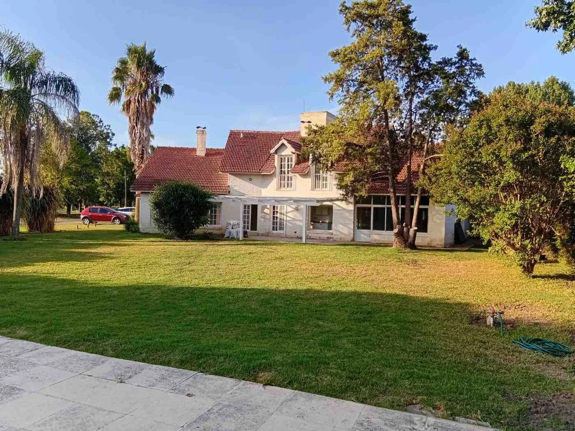 Casa en venta en Pilar, foto 2
