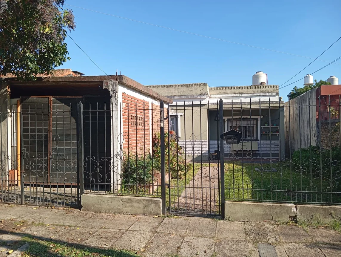 Casa en venta en Burzaco, foto 2