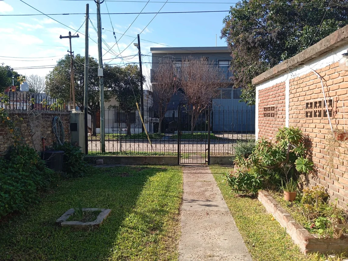 Casa en venta en Burzaco, foto 3
