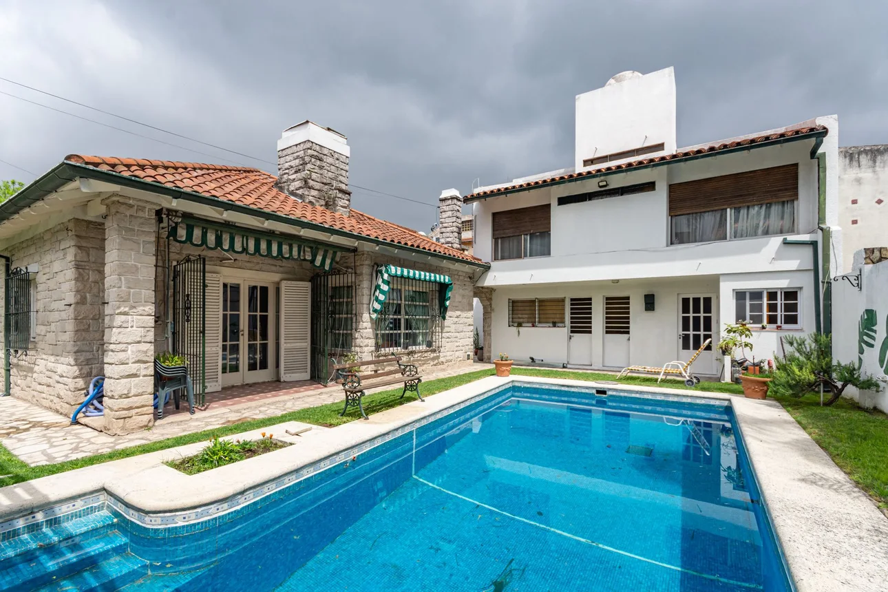 Casa de 5 ambientes en venta en Florida, Bernardo de Monteagudo 1800