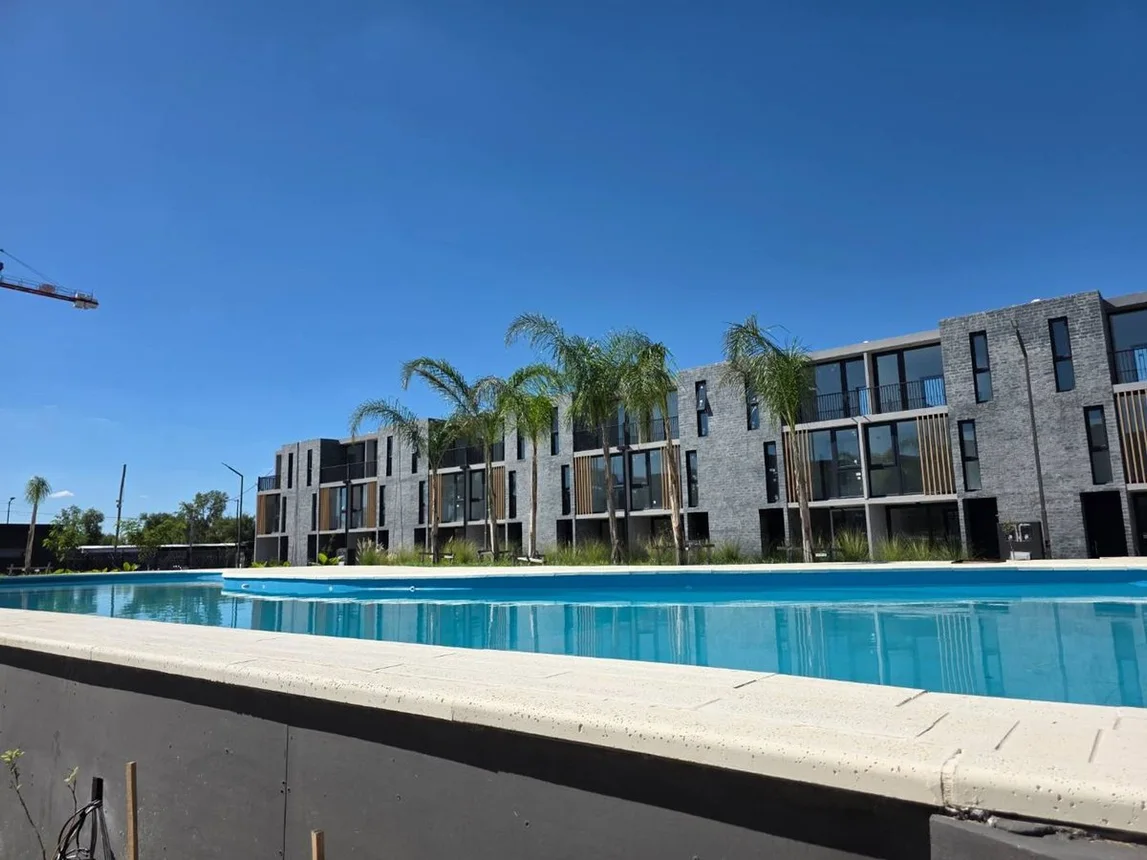 Casa tríplex de 4 ambientes en venta en Rincón de Milberg, Esquiú 400
