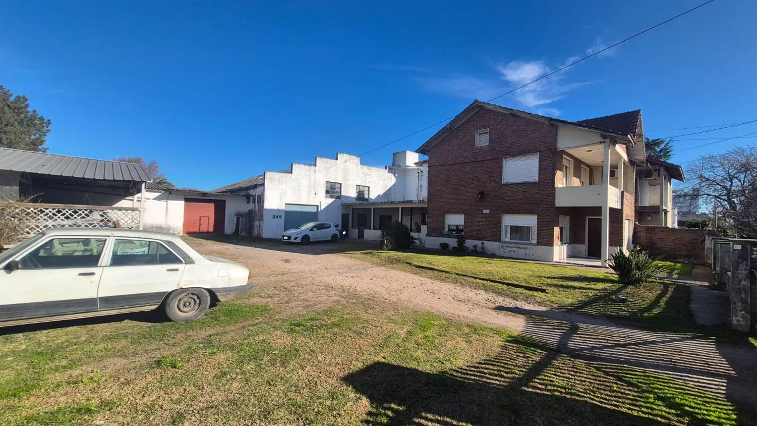 Casa de 8 ambientes en venta en Florencio Varela, Jorge Newbery Entre Bourel y Las Heras 200