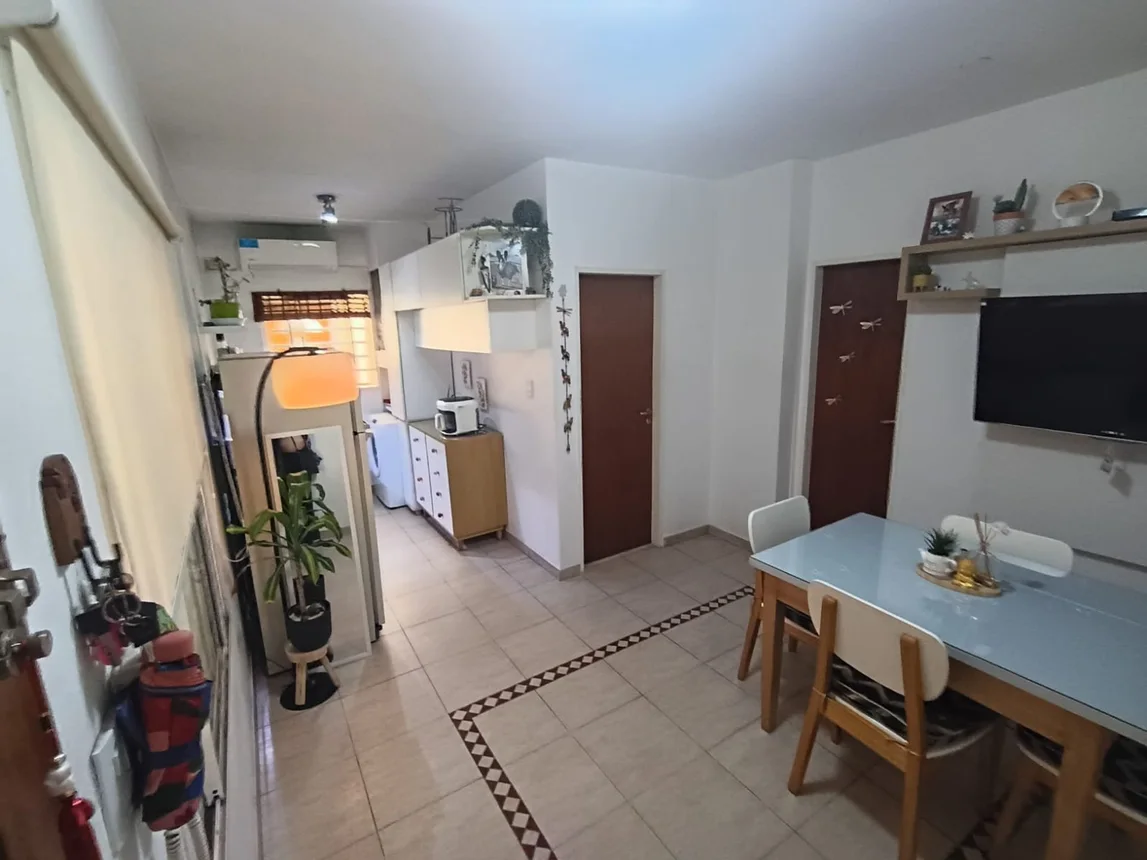 Departamento de 2 ambientes en venta en Banfield, Cabrera 300