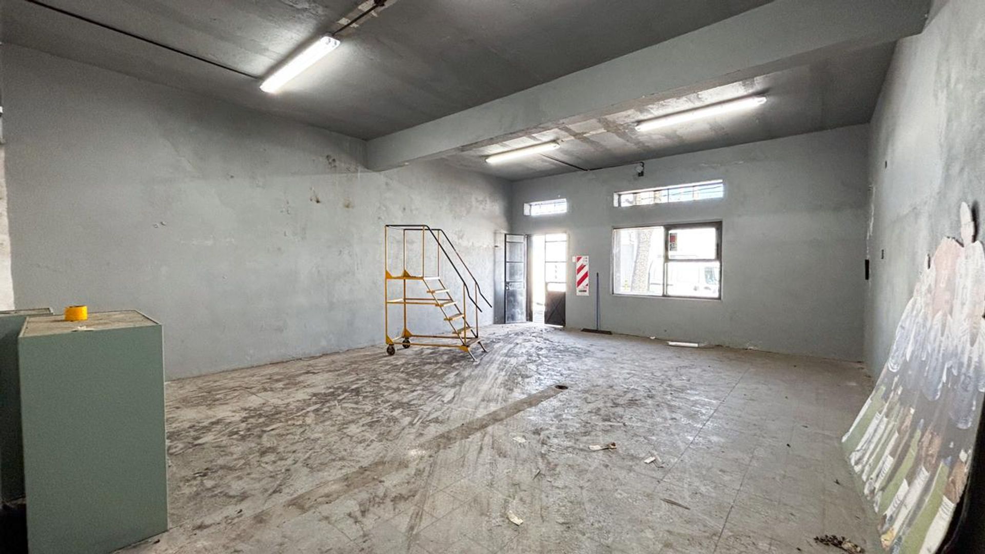 Foto 14 — VENTA GALPON CON LOCAL Y OFICINAS - MERLO