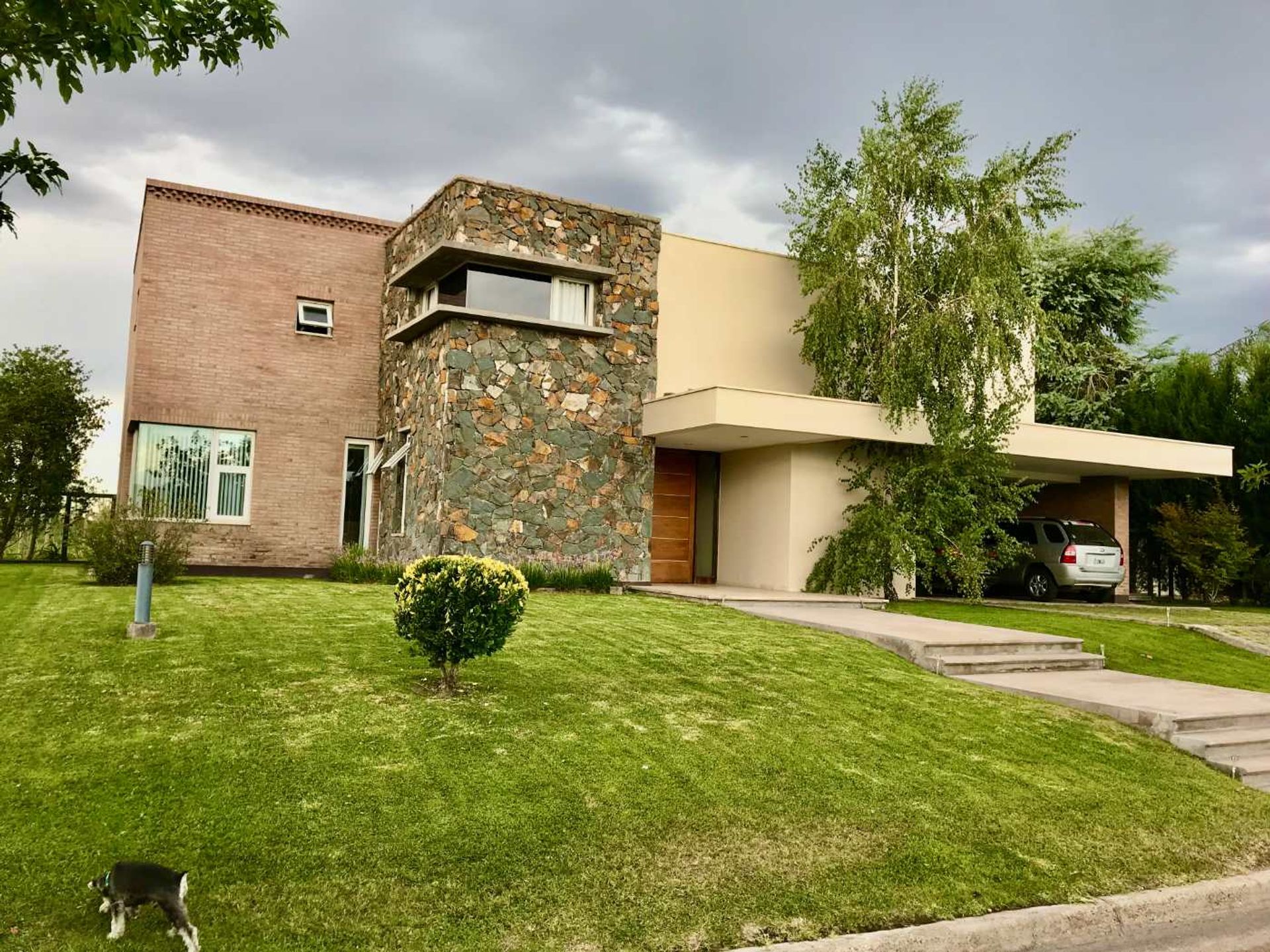 Casa en Azcuénaga 2000