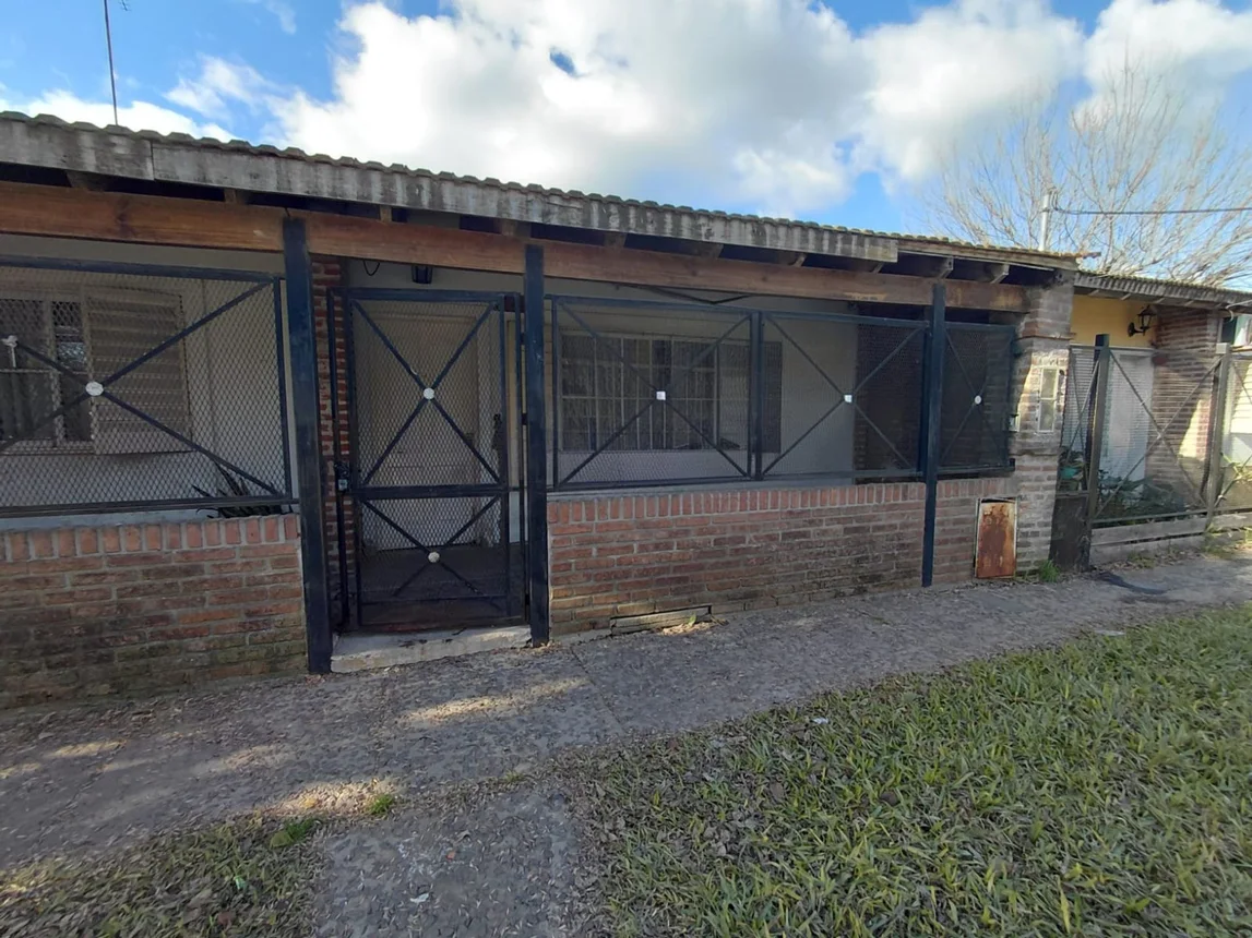 Casa 4 ambientes en venta bo. altos del castillo, foto 2