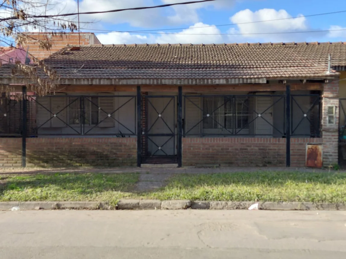 Casa 4 ambientes en venta bo. altos del castillo, foto 1