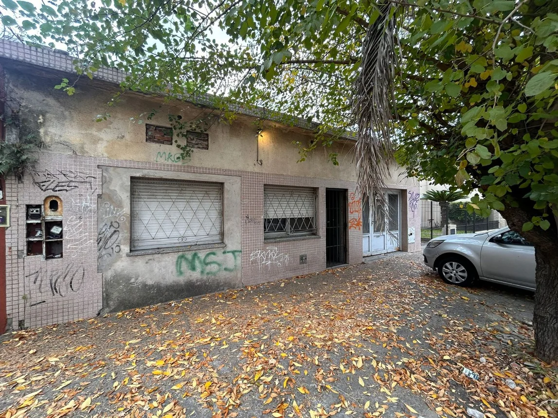 Casa de 3 ambientes en venta en Temperley, El Churrinche 3200