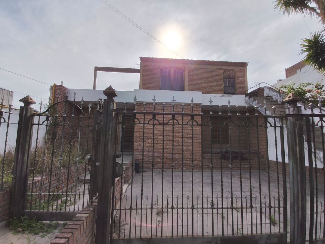 VENTA CASA 150 M2 3 DORMITORIOS SAN SALVADOR
