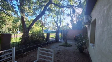 Venta Casa Dos Dormitorios Pileta Pueblo Esther