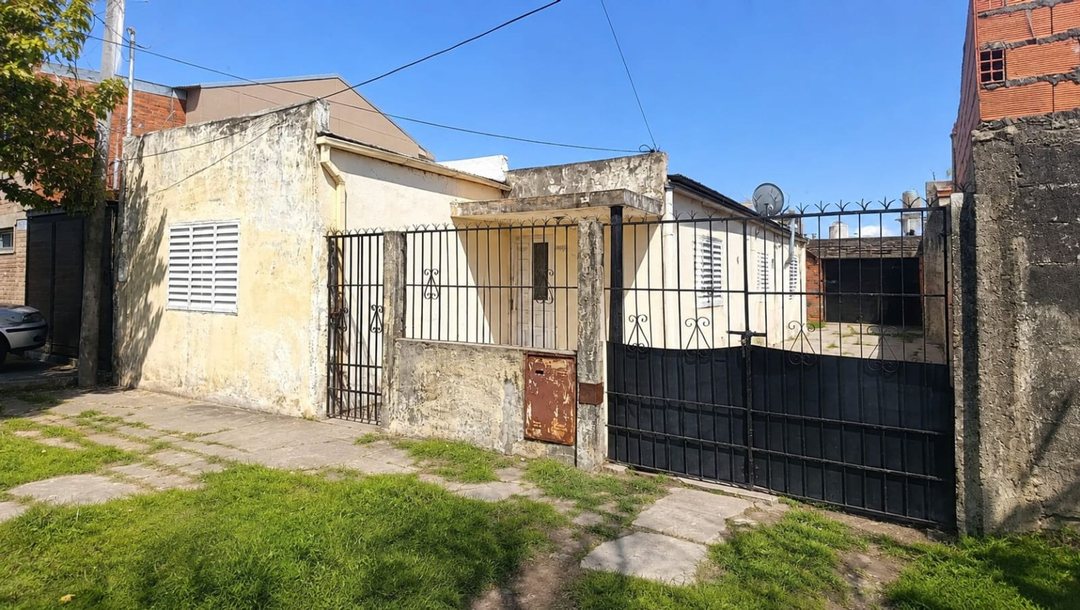 Vendo casa a refaccionar