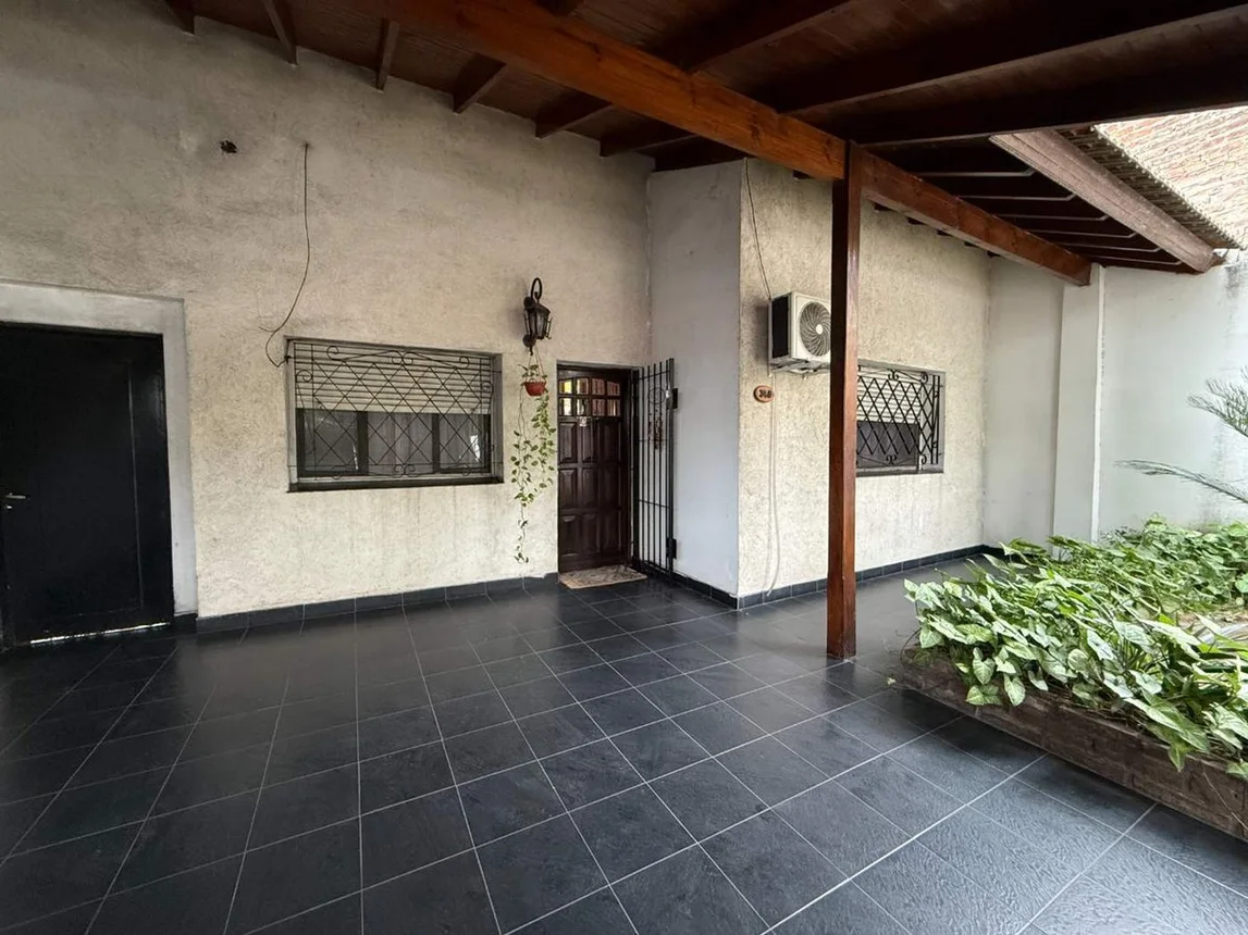 Casa de 3 ambientes en venta en Banfield, Villa Barcelo 300, foto 4