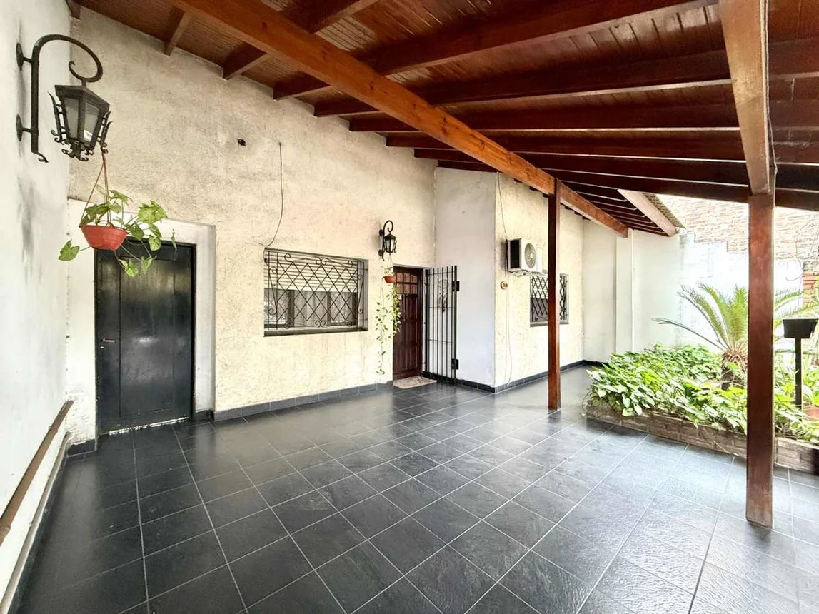 Casa de 3 ambientes en venta en Banfield, Villa Barcelo 300, foto 3