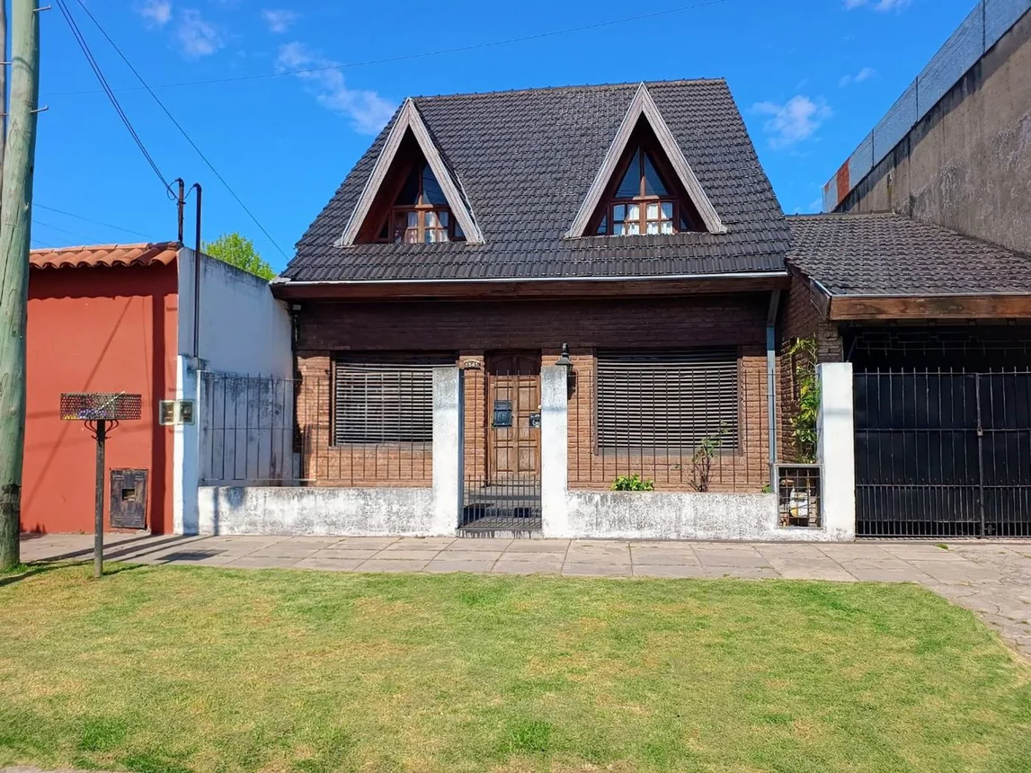 Casa de 4 ambientes en venta en San Antonio de Padua, Pueyrredón 1500