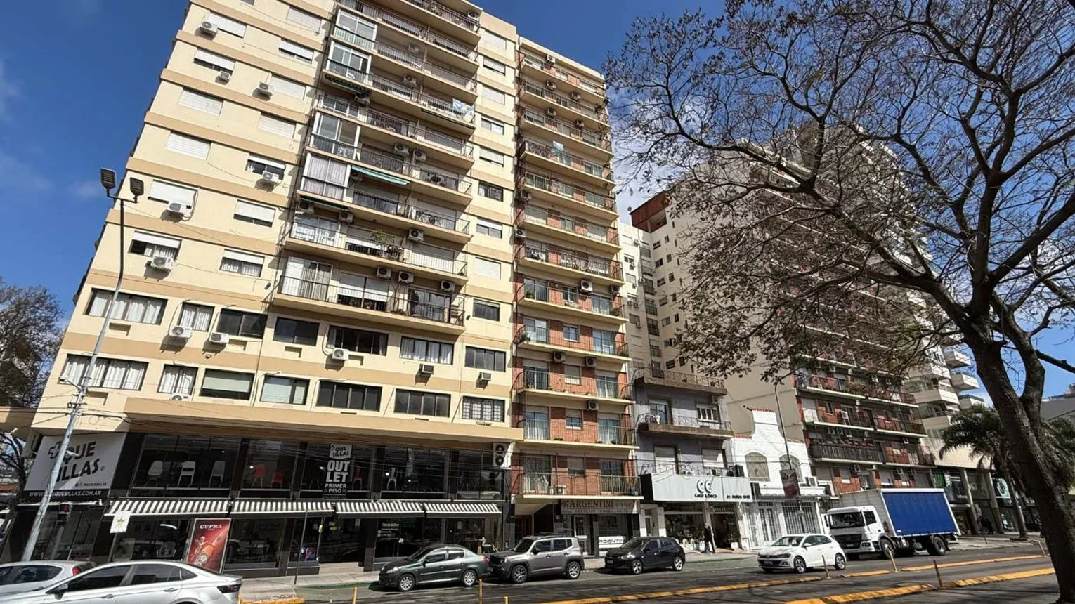 Departamento de 2 ambientes en venta en Florida, Avenida Maipú 1000