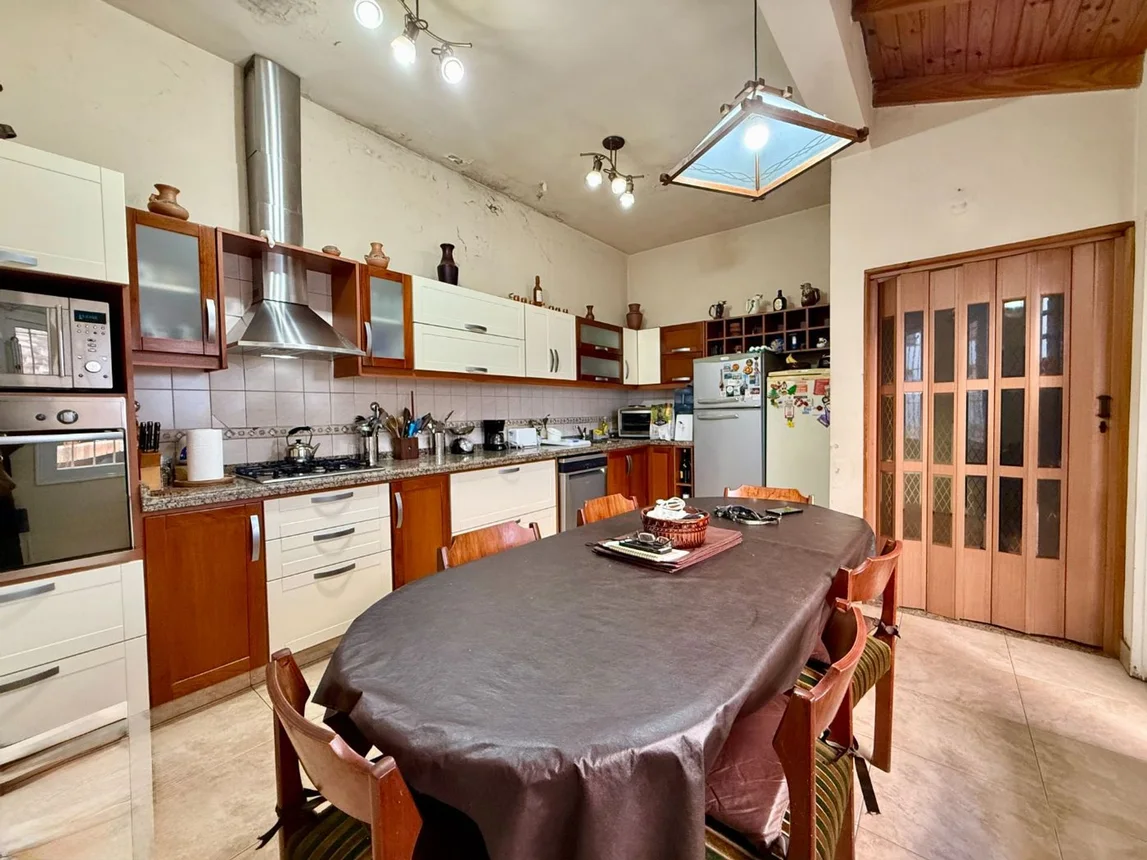 PH de 5 ambientes en venta en Haedo, Capitán Samuel Spiro 800