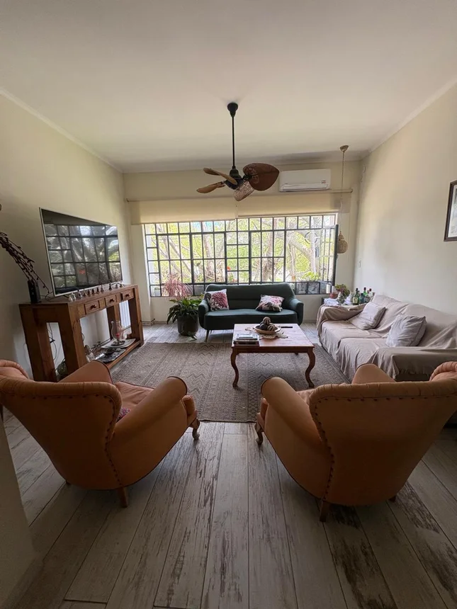 Casa de 7 ambientes en venta en Paraná, Blas Parera 2600