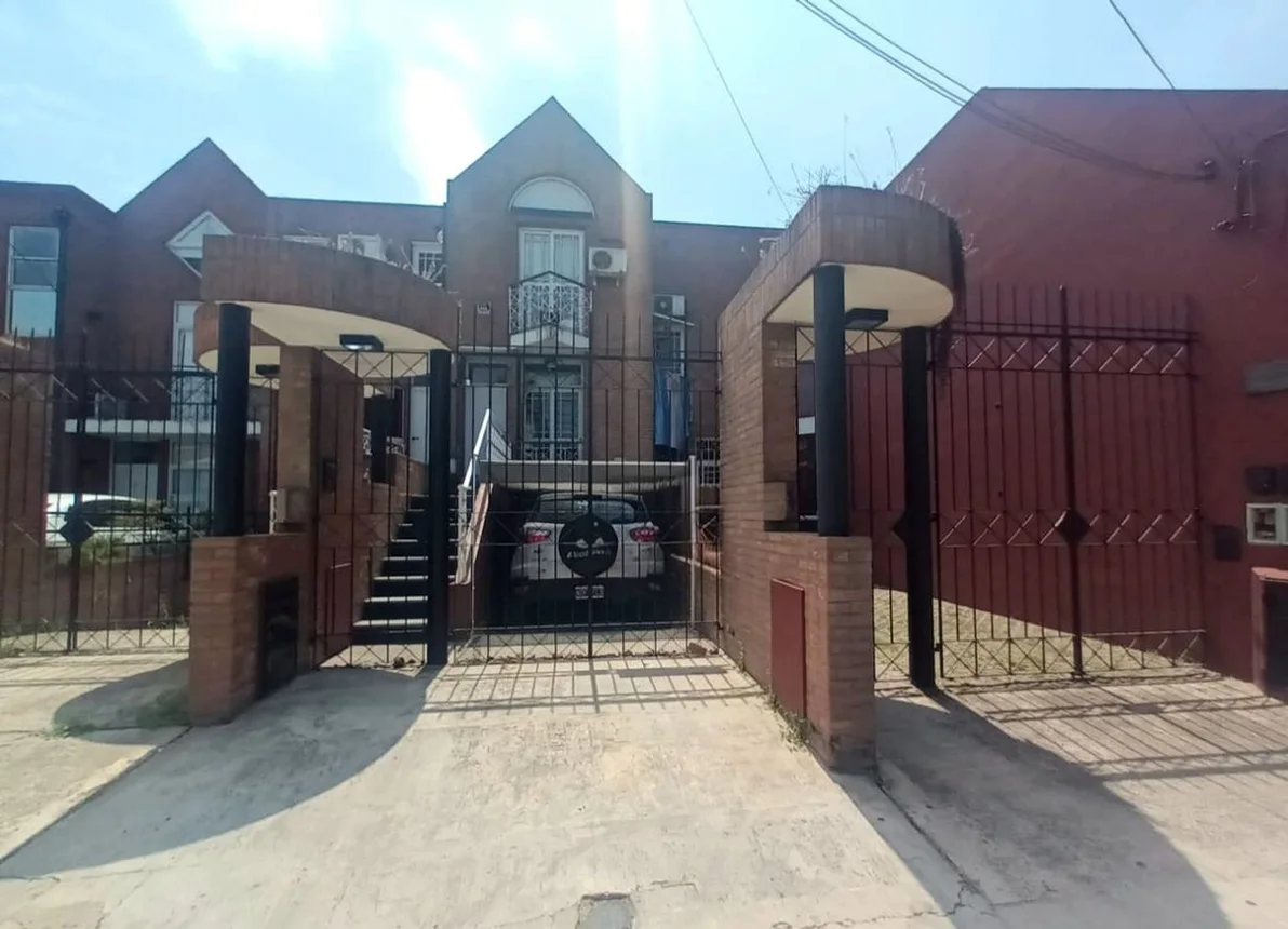 Casa tríplex de 4 ambientes en venta en Ramos Mejía, Necochea 1000, foto 3
