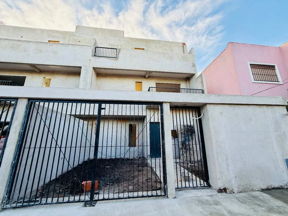 Casa venta jardín terraza parrilla castelar, foto 3