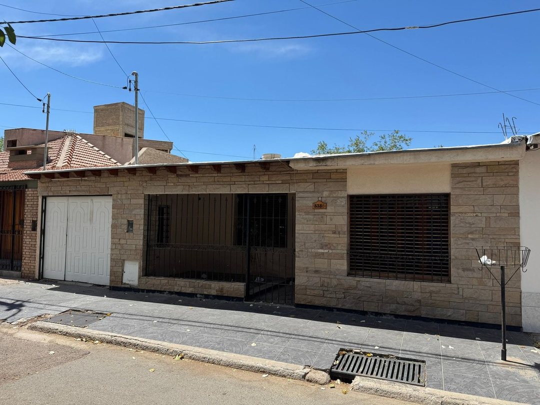 VENTA CASA 3 DORMITORIOS GUAYMALLEN