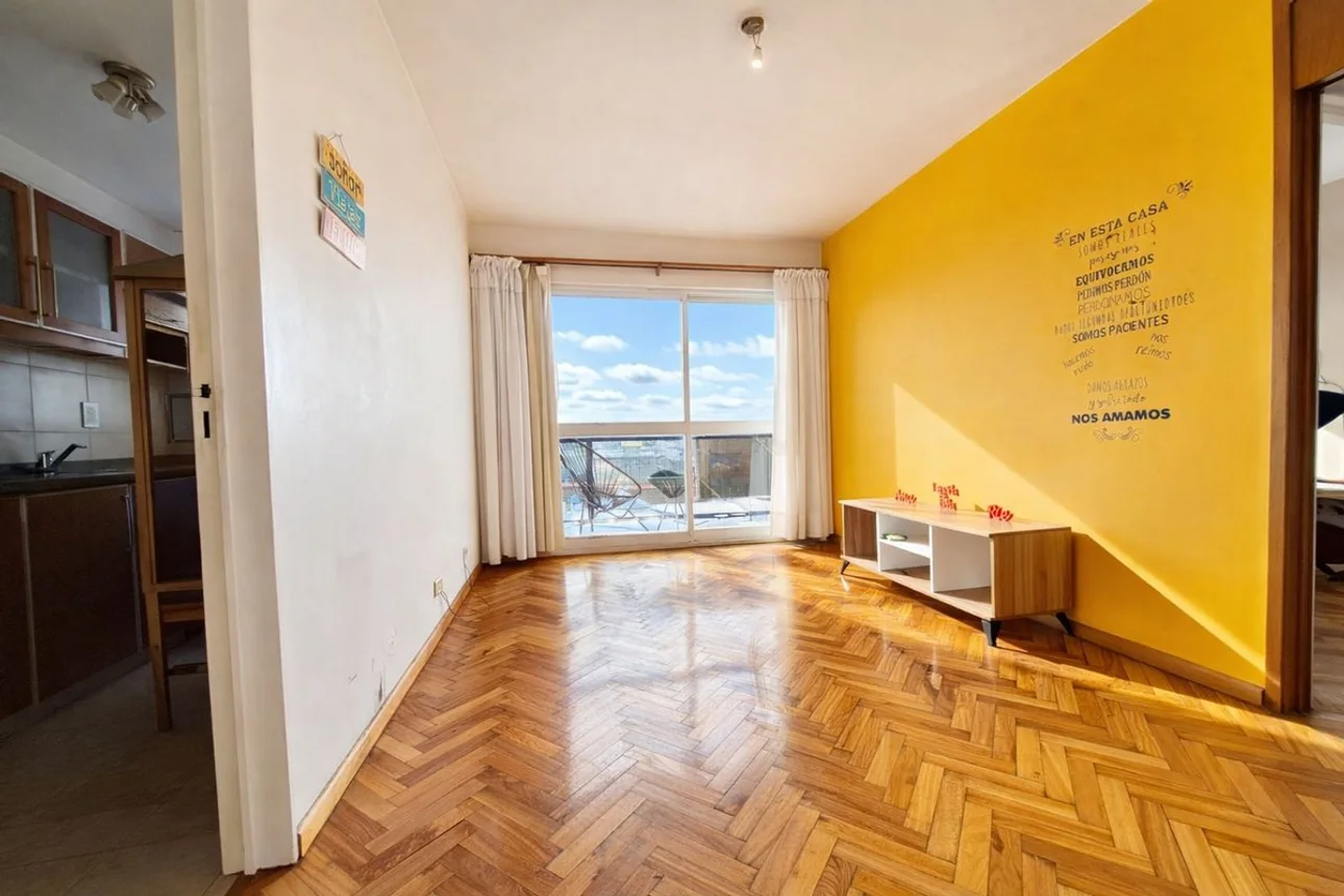 Departamento de 3 ambientes en venta en Ciudadela, Avenida República 400