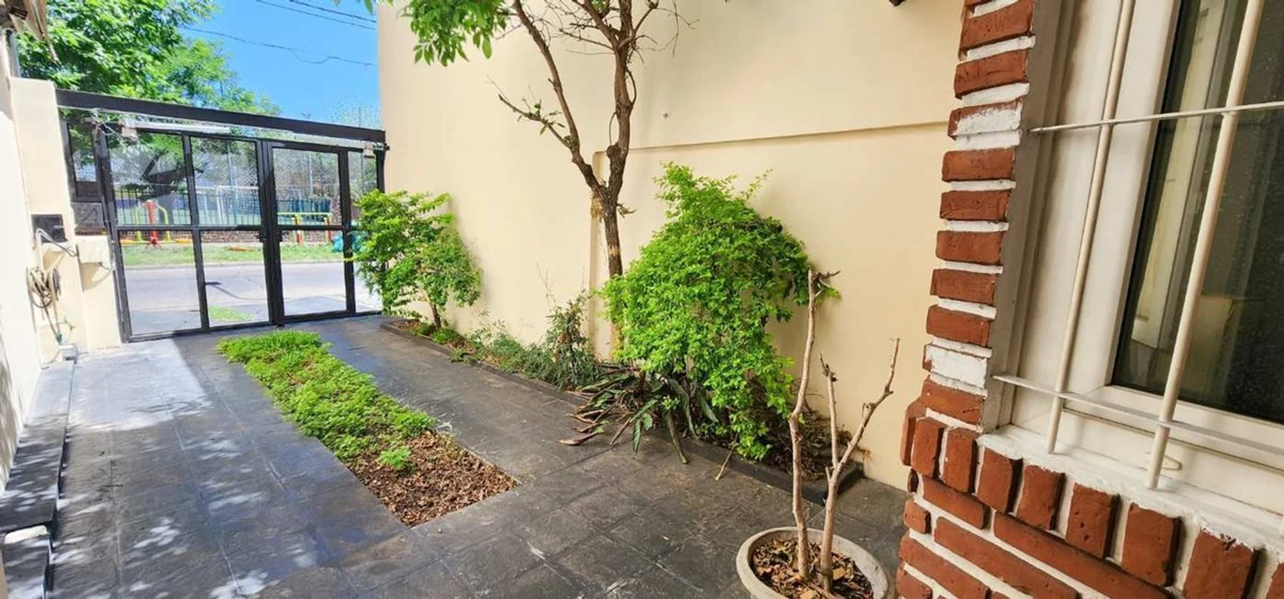 Casa en venta en Ramos Mejía, foto 2