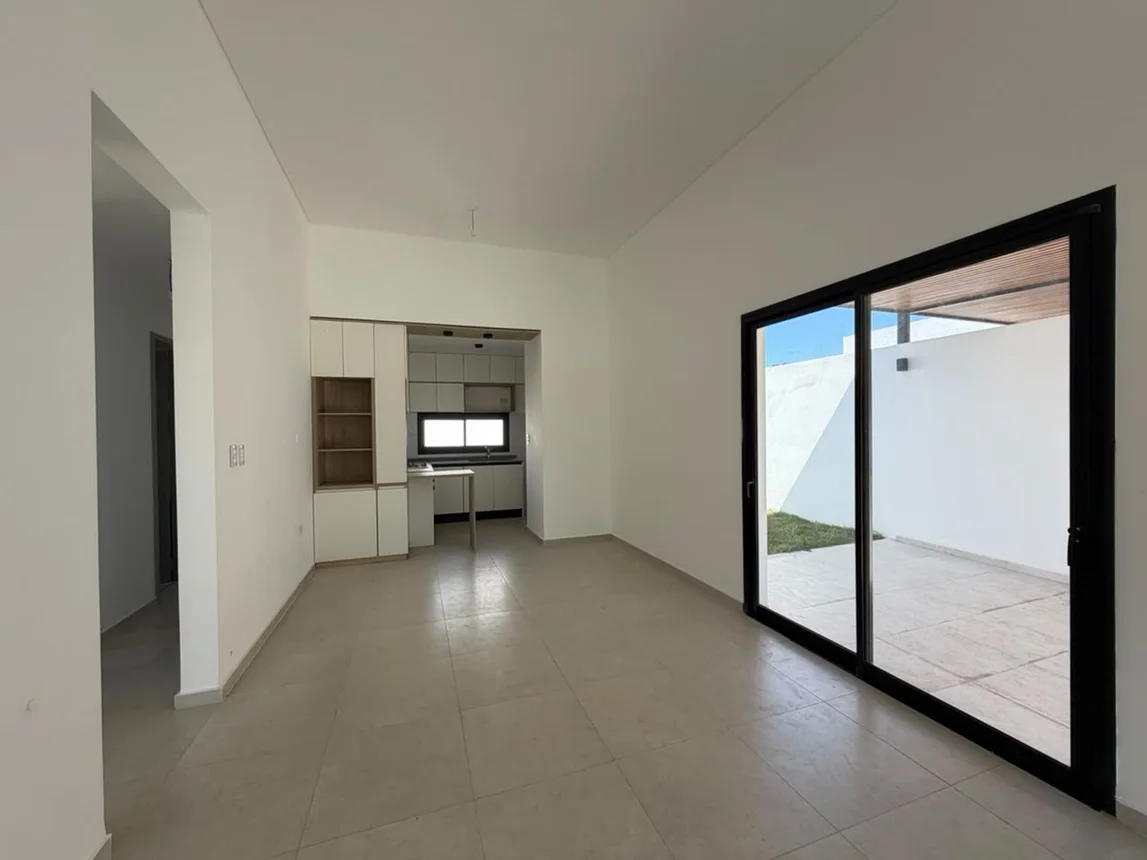 Casa dúplex de 3 ambientes en venta en Córdoba, Avenida Armada Argentina 3300, foto 3