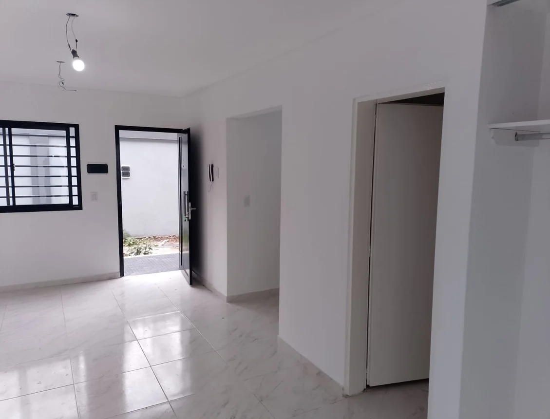 Monoambiente en alquiler en Lomas de Zamora, Olazábal 100