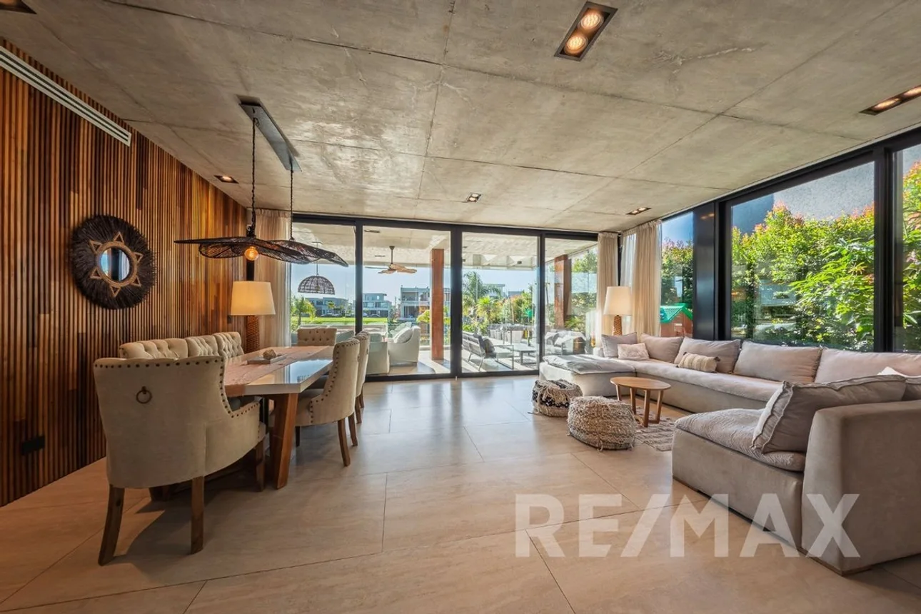 Casa de 9 ambientes en venta en Nordelta, Av. de la Ribera 500, foto 2